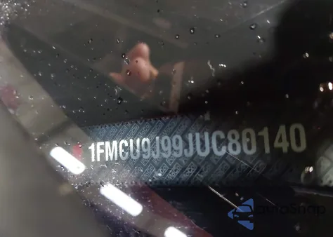 2018 Ford Escape Titanium из США, поврежденный, VIN 1FMCU9J99JUC80140